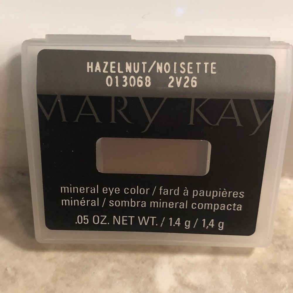 6/$25 Bundle Mary Kay Hazelnut Eye Powder NIB